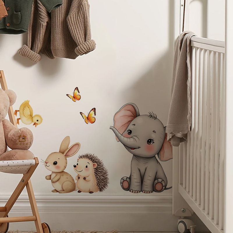 ملصق حائط على شكل حيوانات كرتو - مراجعة Baby Nursery Wall Mural وسعره