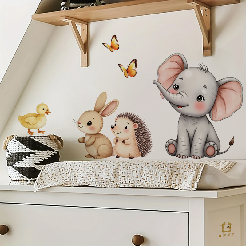 ملصق حائط على شكل حيوانات كرتو - مراجعة Baby Nursery Wall Mural وسعره